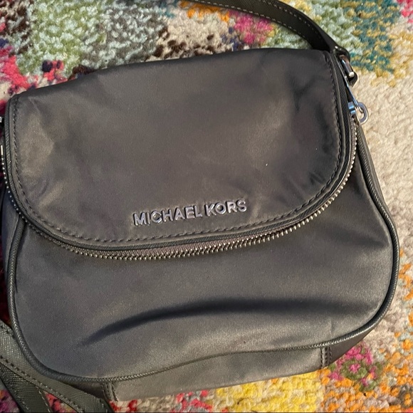 MICHAEL KORS GREY CROSSBODY 12LxD10xW5/ Strap 50 - Picture 3 of 10